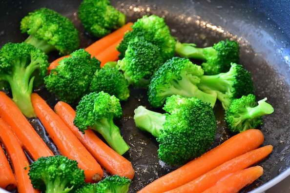 冷凍蔬菜沒營養？專家曝驚人真相　「靠5種吃法」保留功效