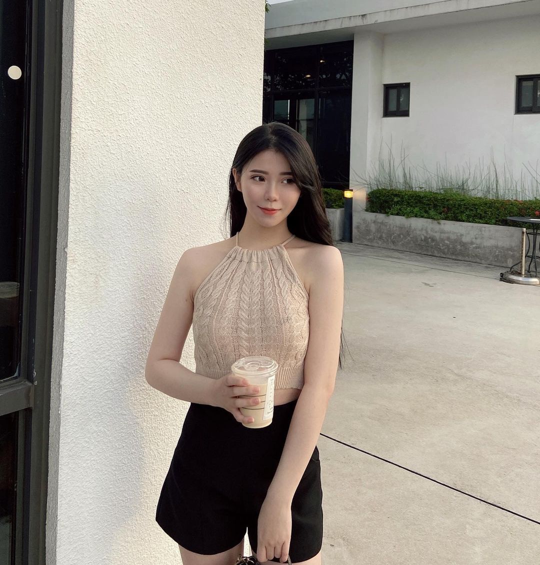 多圖／正妹Kelly水藍色泳裝穿出白皙性感好身材！