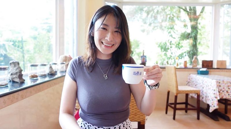 多圖／「正妹數學老師」許茹茵錄阿里山咖啡節目 好身材超搶鏡！[附影片]