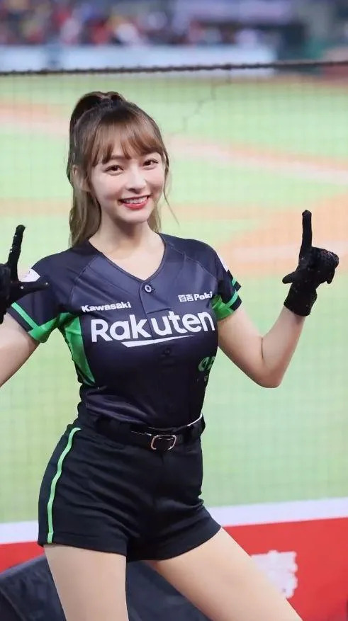 多圖／林襄又扭又搖128秒 高清影片曝光 [附影片]